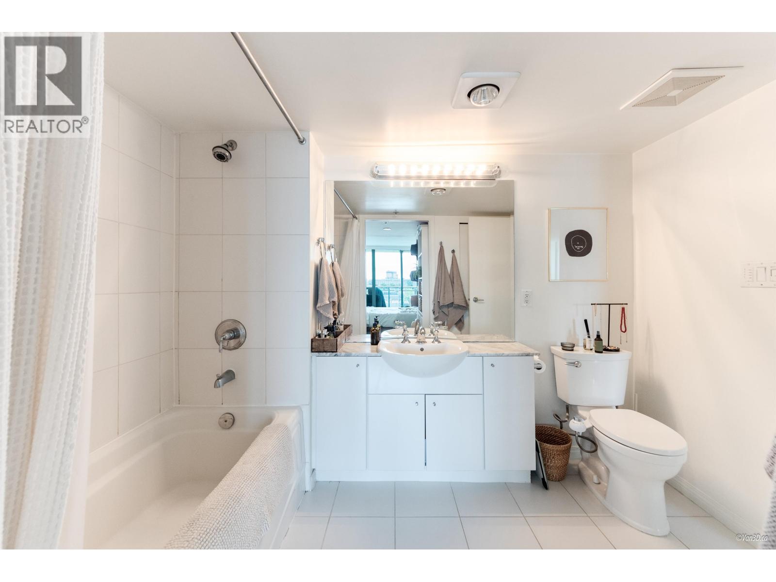 1002 188 E ESPLANADE ESPLANADE, North Vancouver