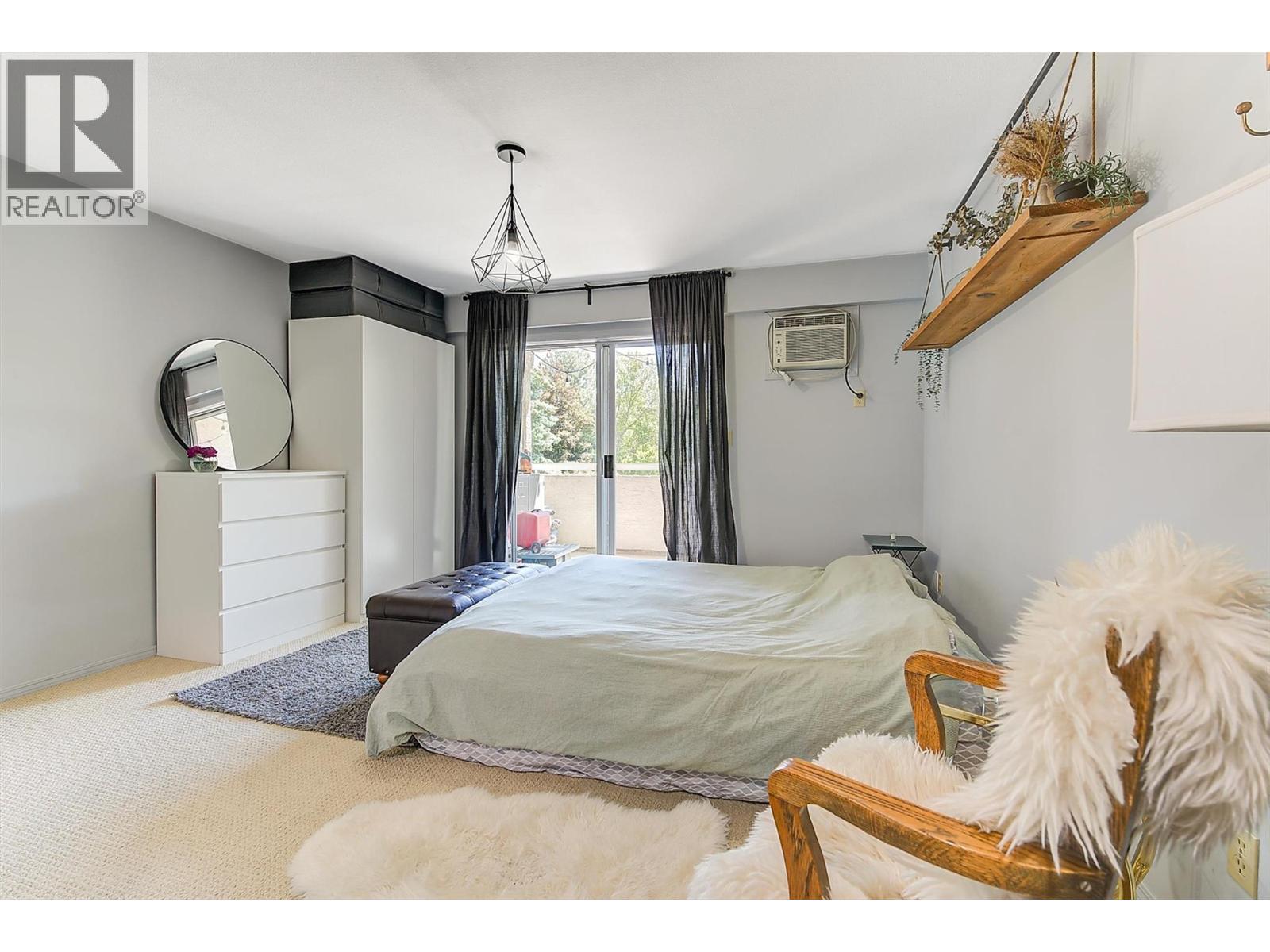 313 3842 Gordon Drive, Kelowna