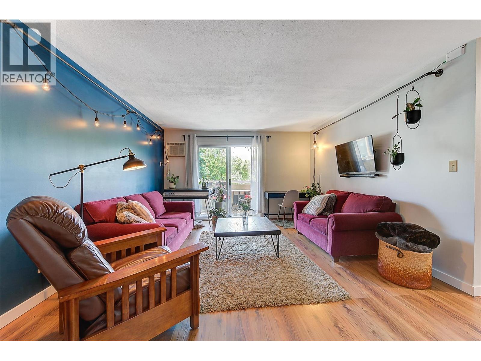 313 3842 Gordon Drive, Kelowna