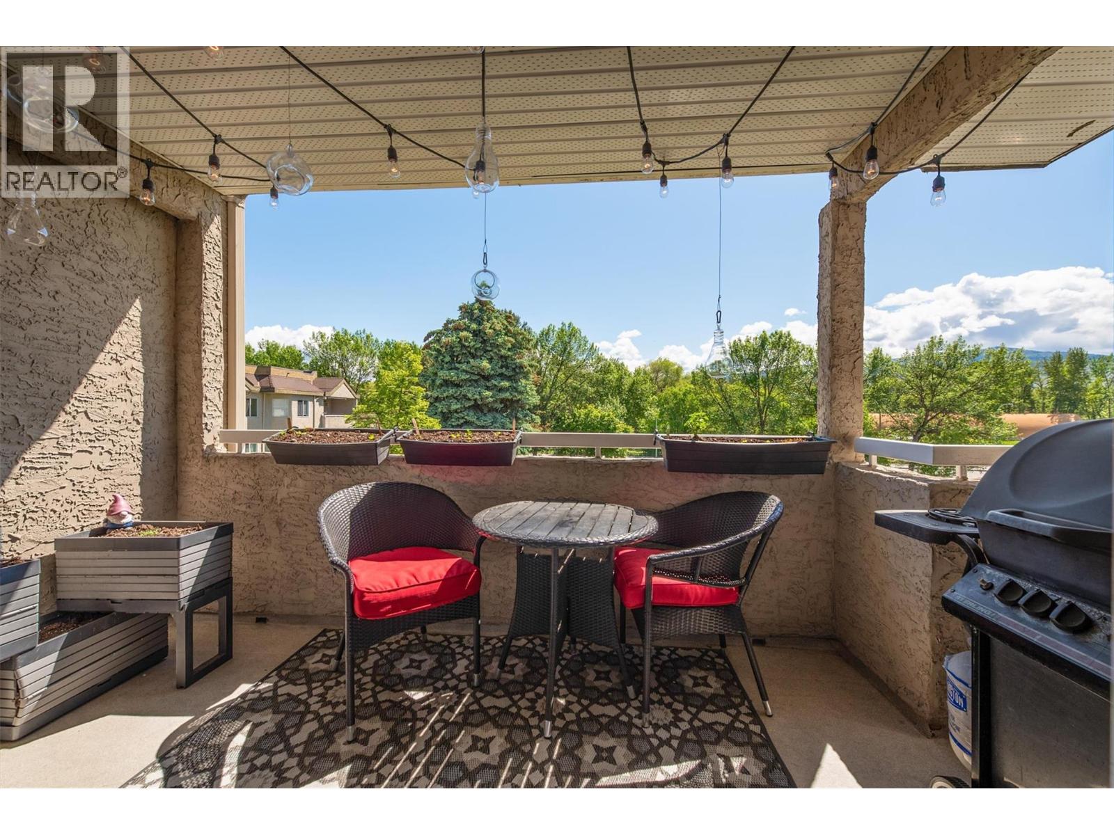 313 3842 Gordon Drive, Kelowna