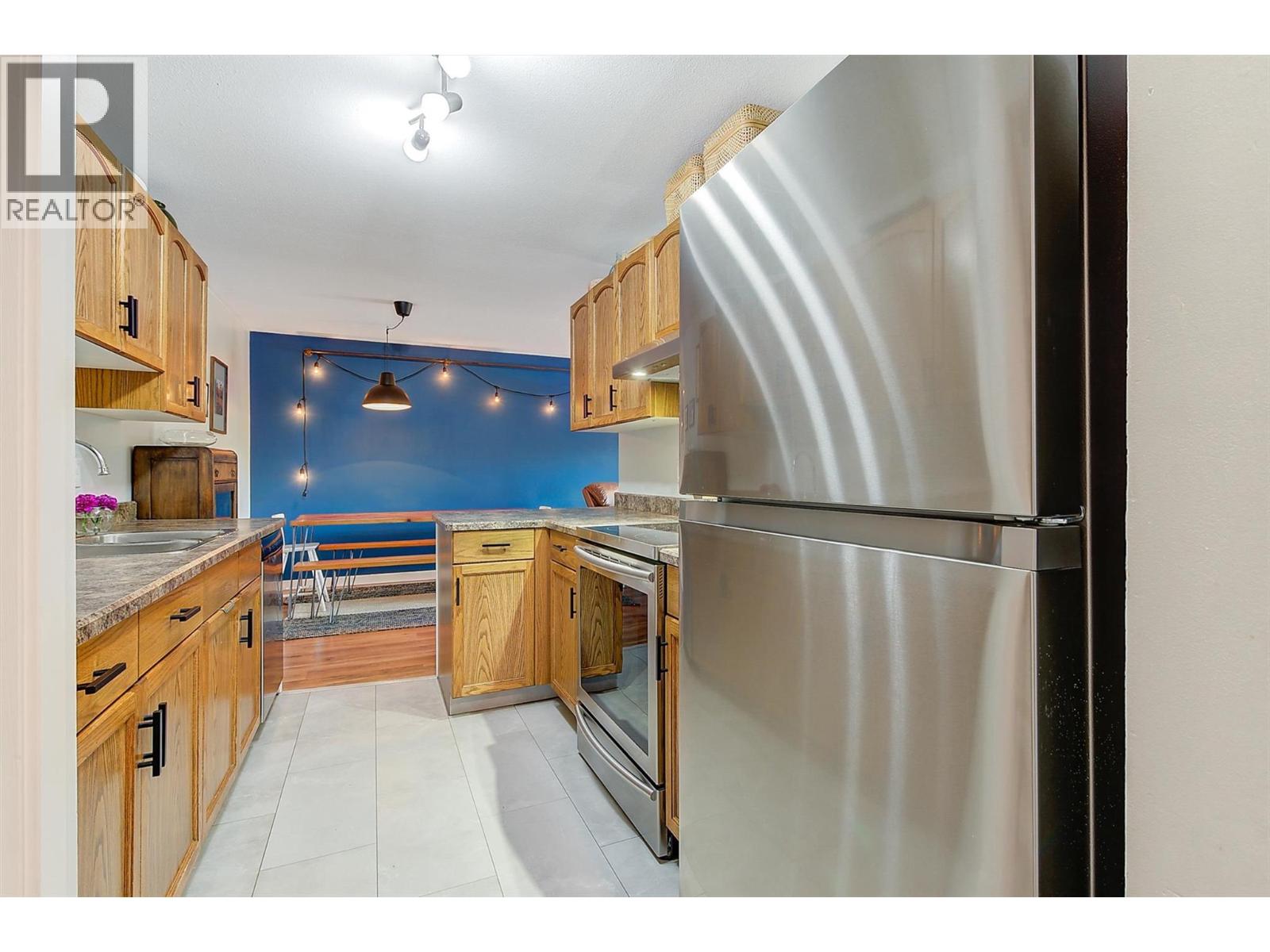 313 3842 Gordon Drive, Kelowna