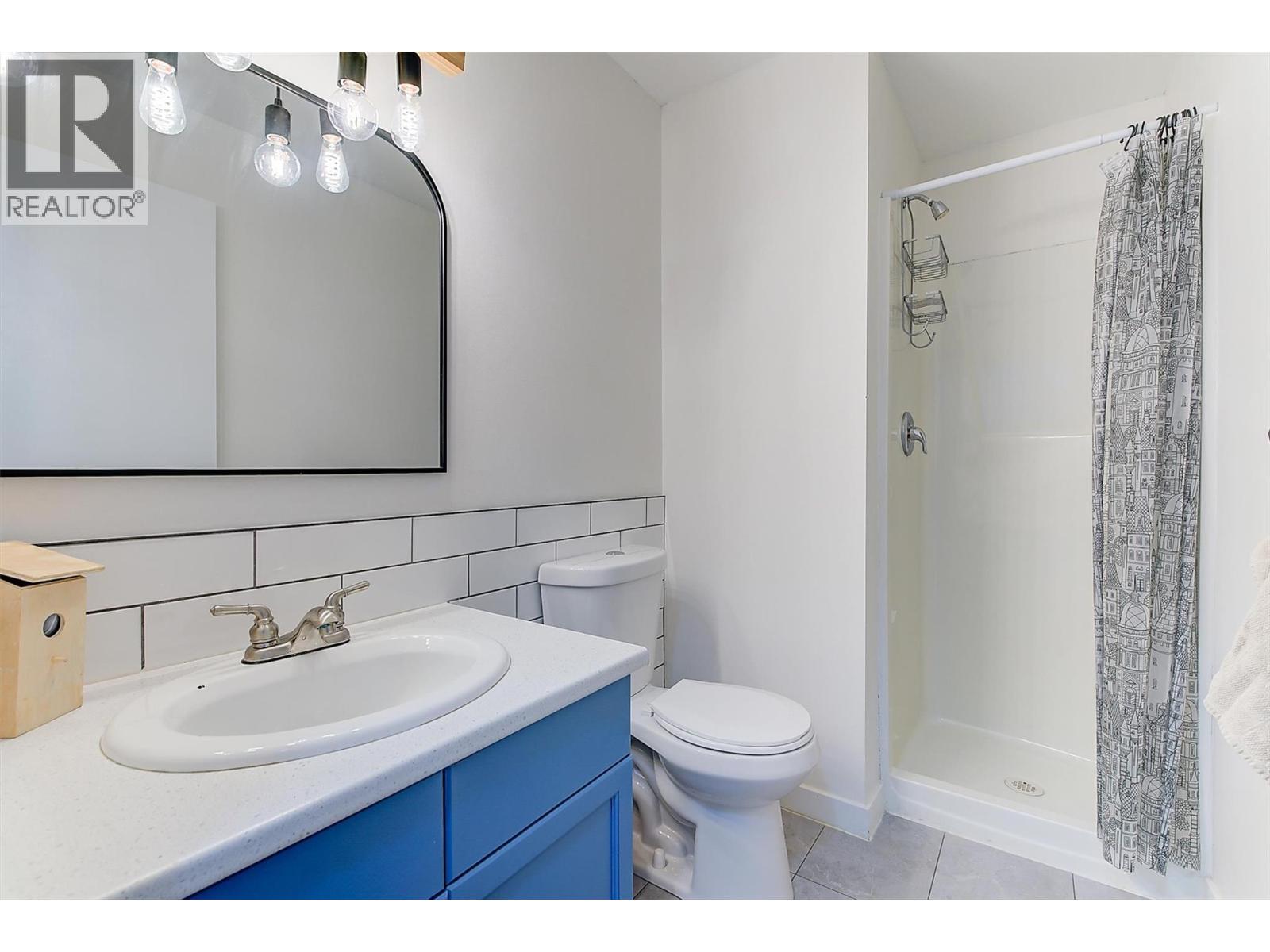 313 3842 Gordon Drive, Kelowna