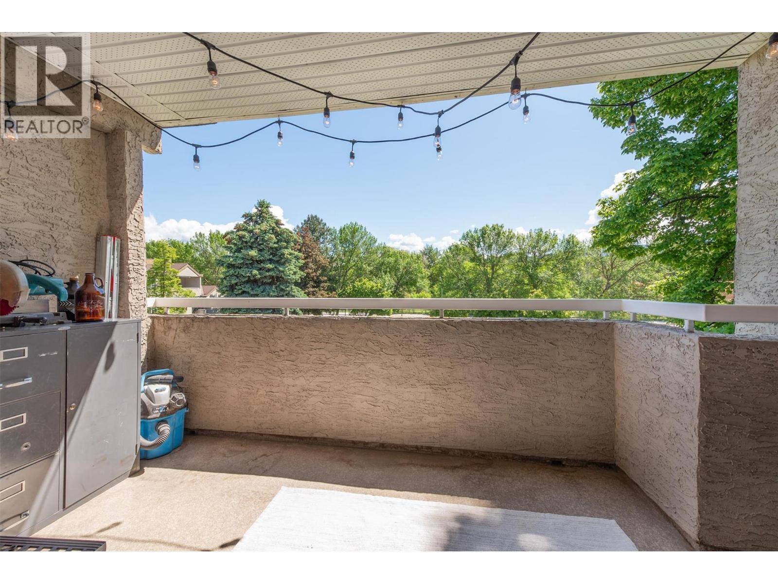 313 3842 Gordon Drive, Kelowna