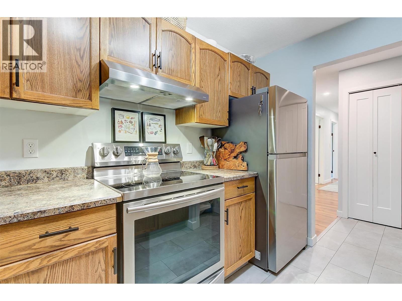 313 3842 Gordon Drive, Kelowna