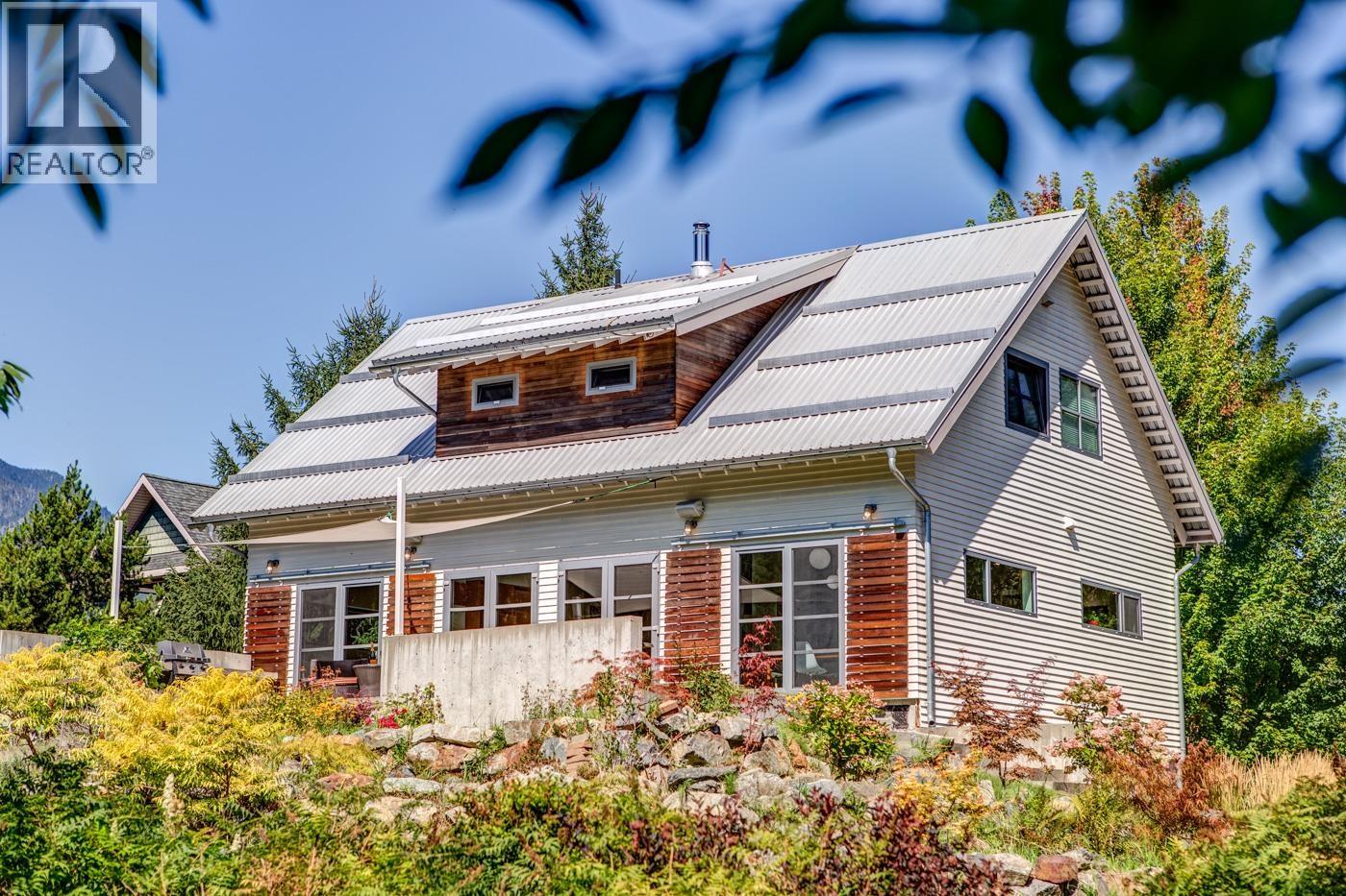 7597 PEMBERTON MEADOWS ROAD, Pemberton