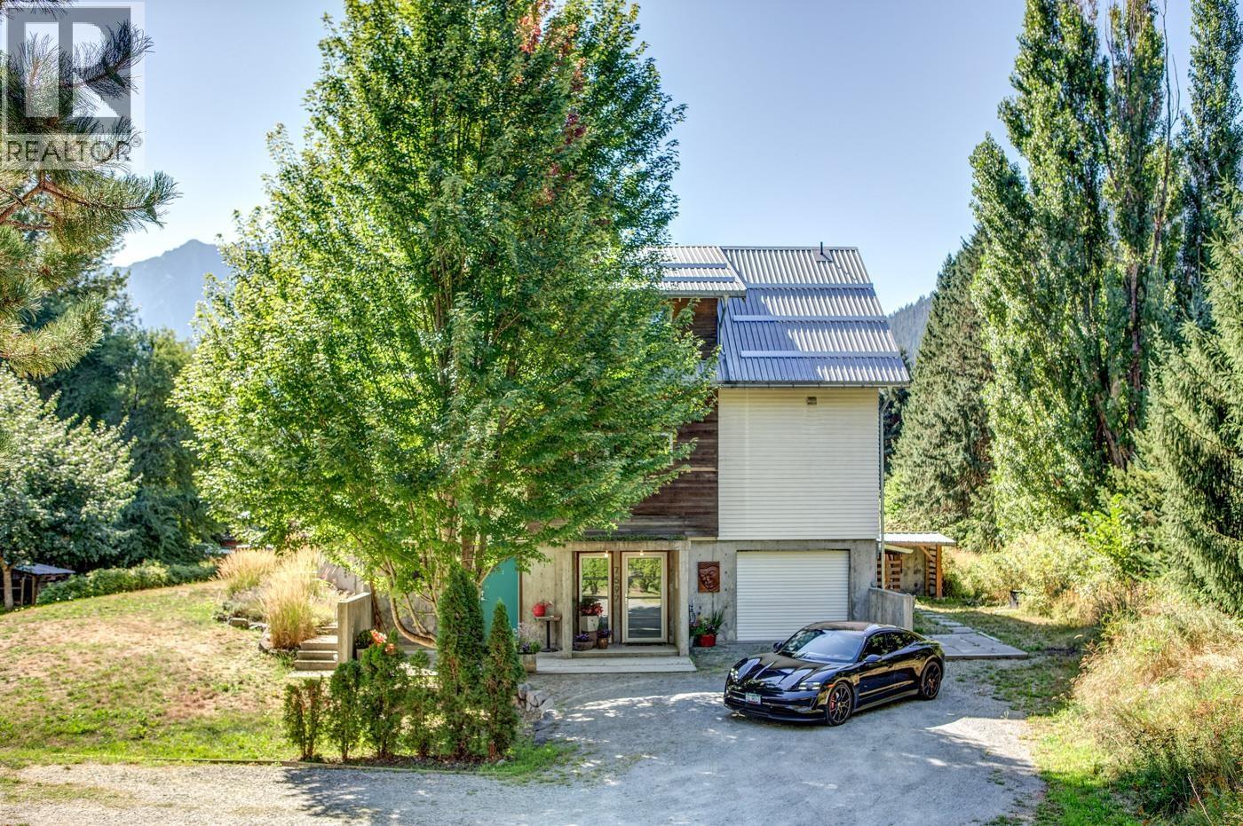 7597 PEMBERTON MEADOWS ROAD, Pemberton