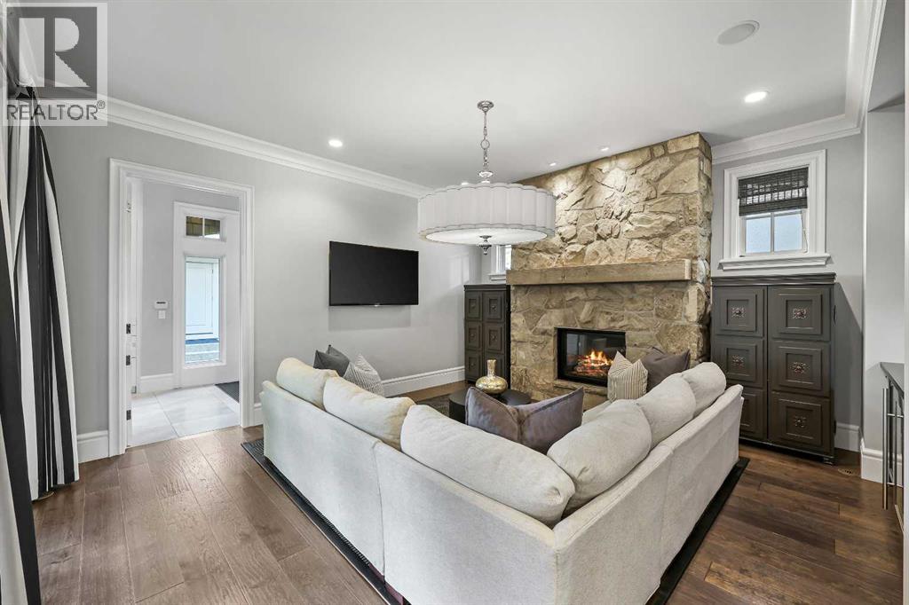 Single Family House for Sale in   Avenue SW Elboya Calgary 