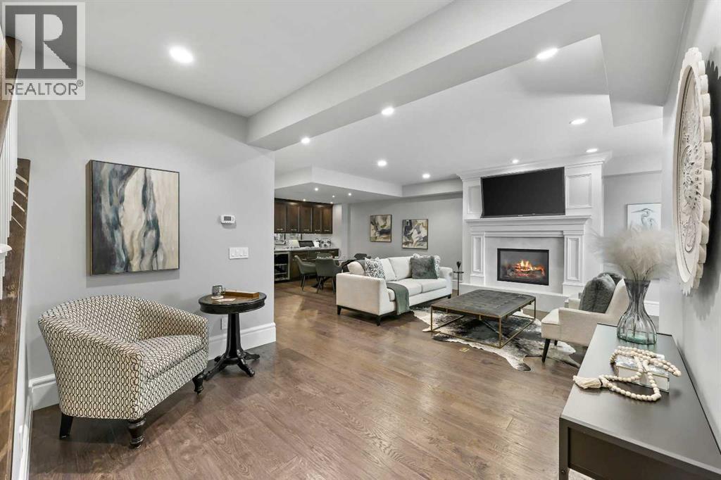 Single Family House for Sale in   Avenue SW Elboya Calgary 