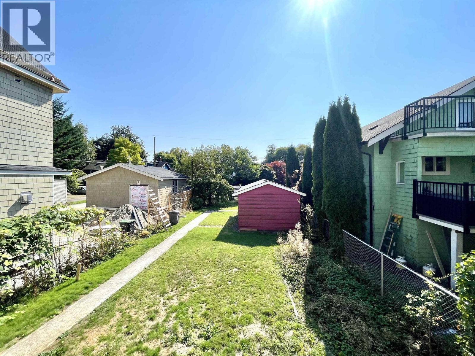 2250 E PENDER STREET, Vancouver