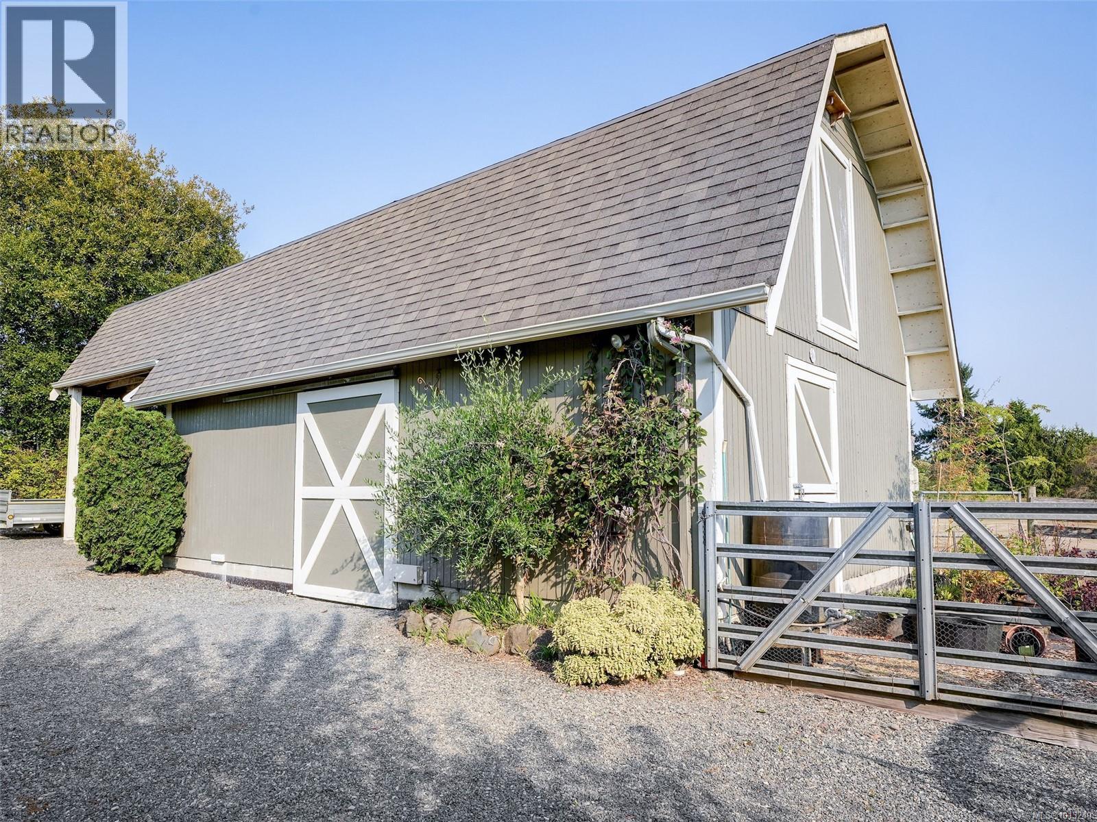 1974 Hovey Rd, Central Saanich