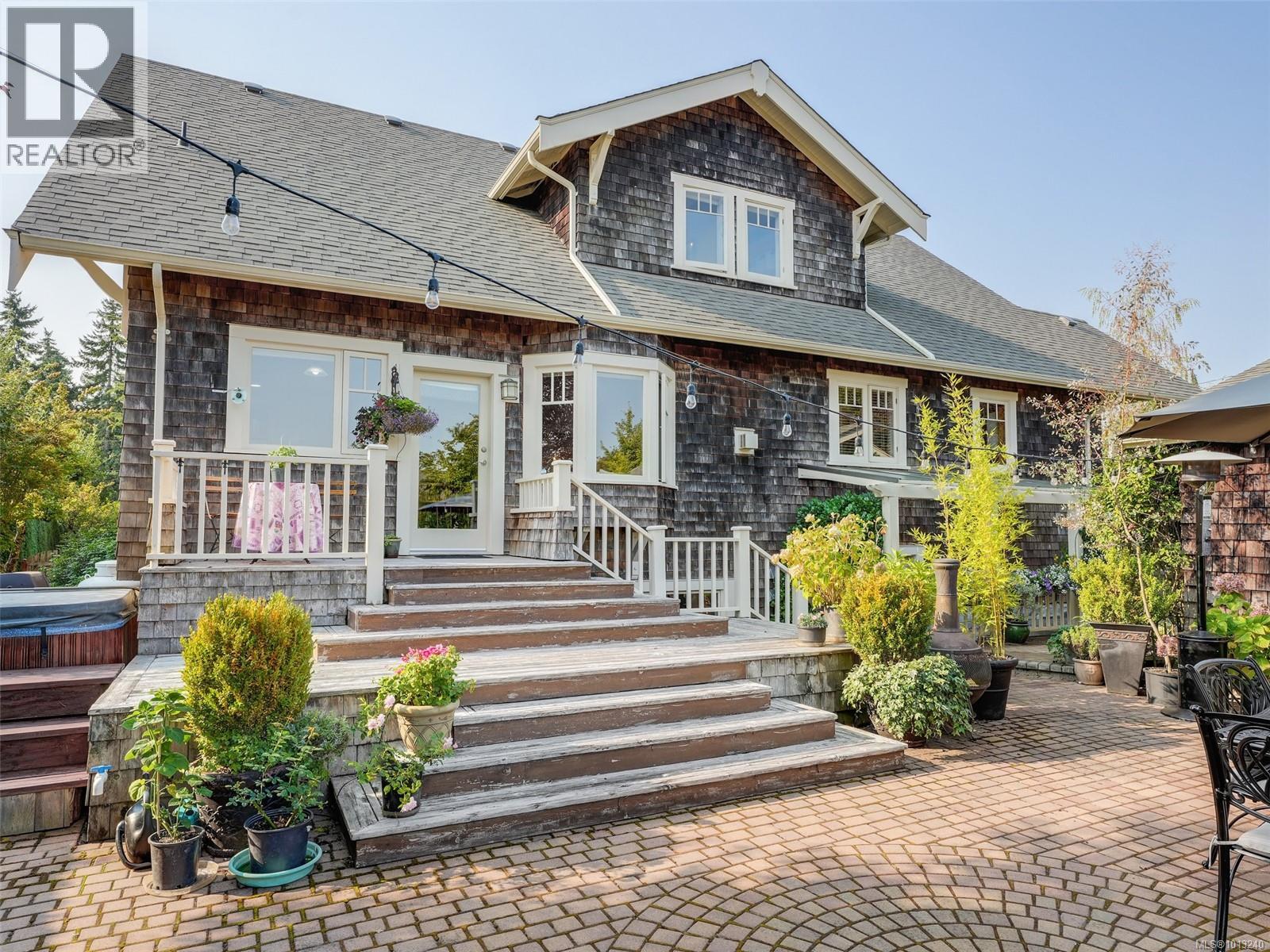1974 Hovey Rd, Central Saanich