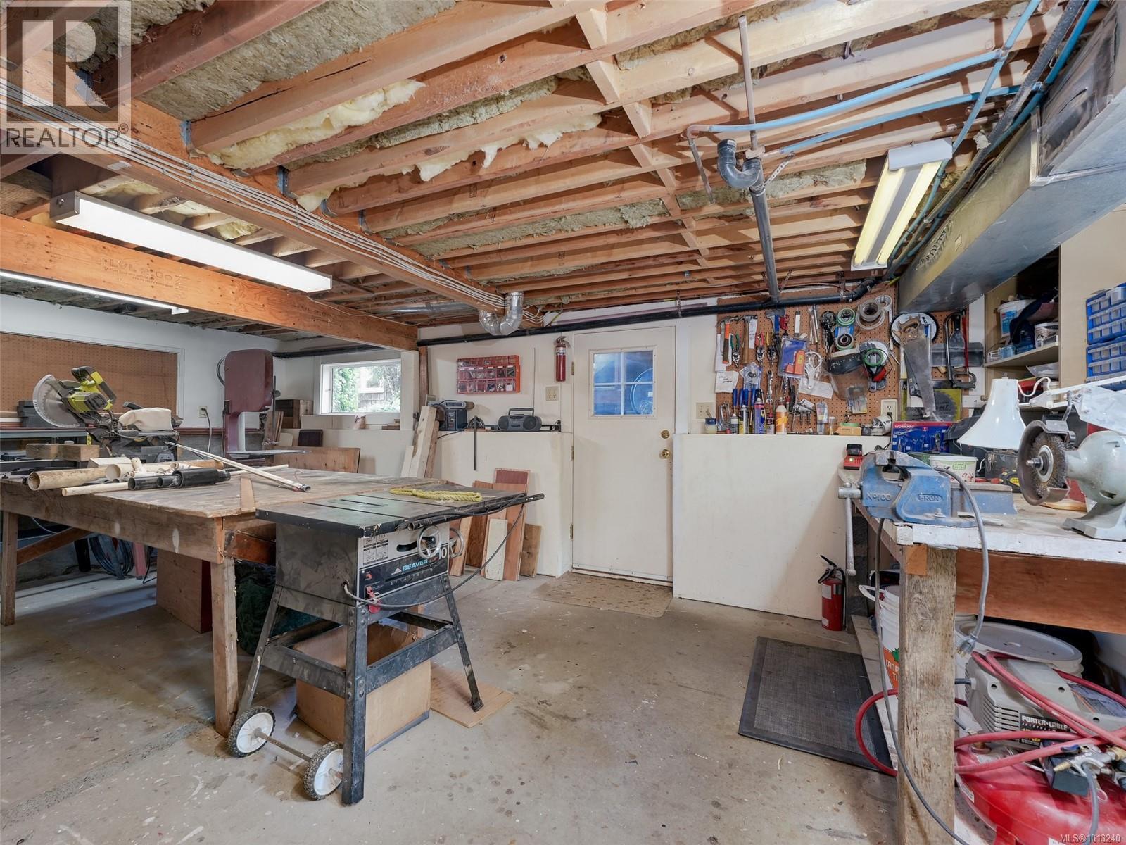 1974 Hovey Rd, Central Saanich
