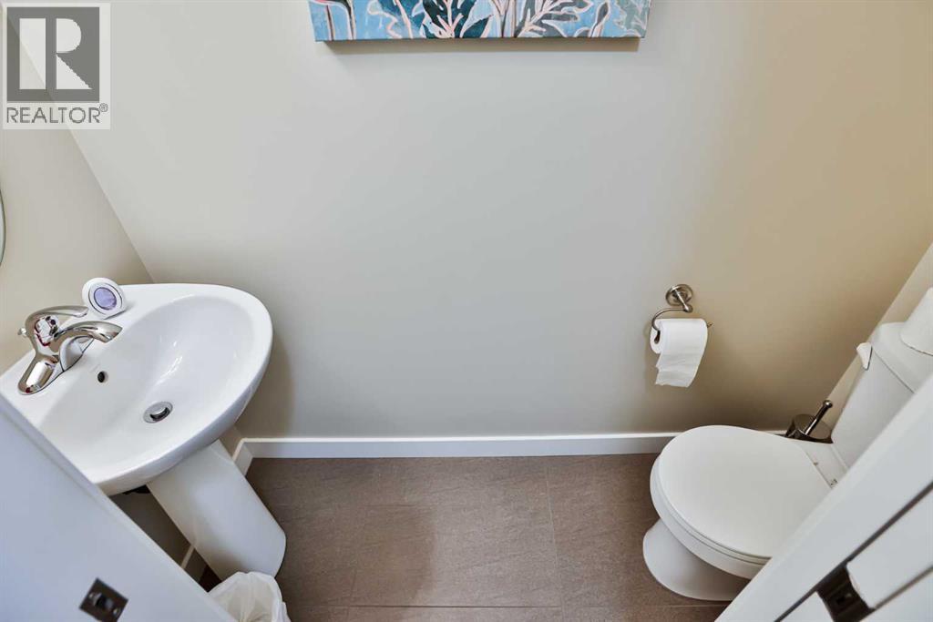 Single Family House for Sale in  Mt Sundance Landing W Sunridge Lethbridge 