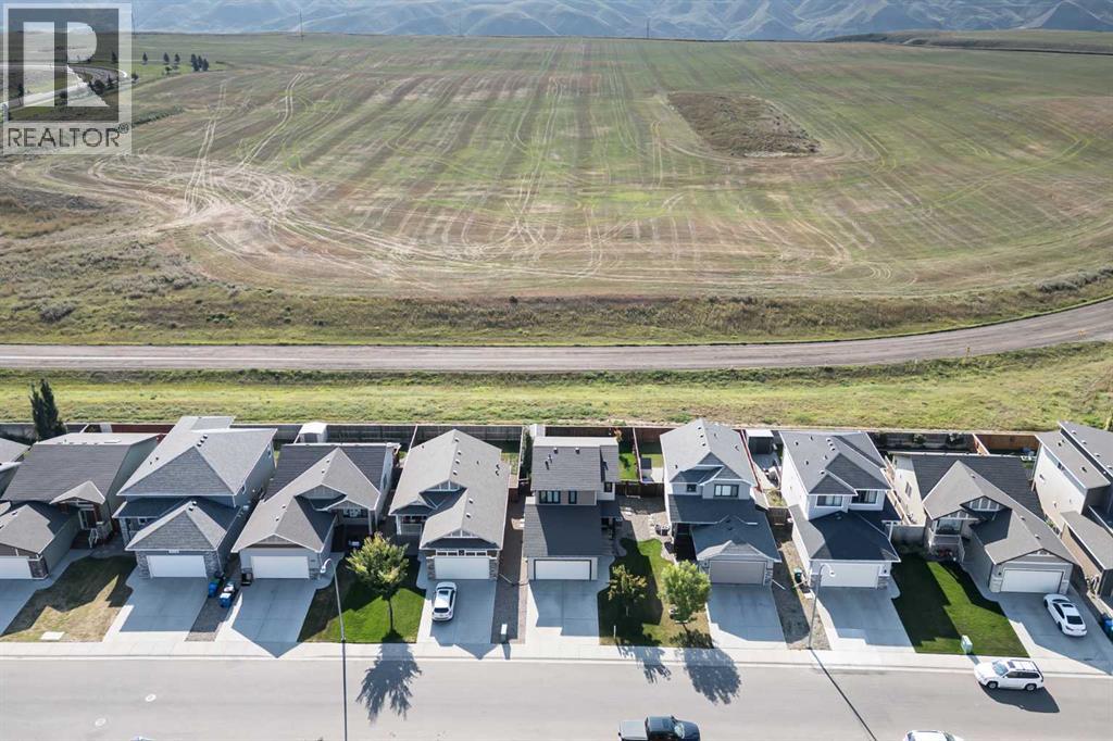 Single Family House for Sale in  Mt Sundance Landing W Sunridge Lethbridge 