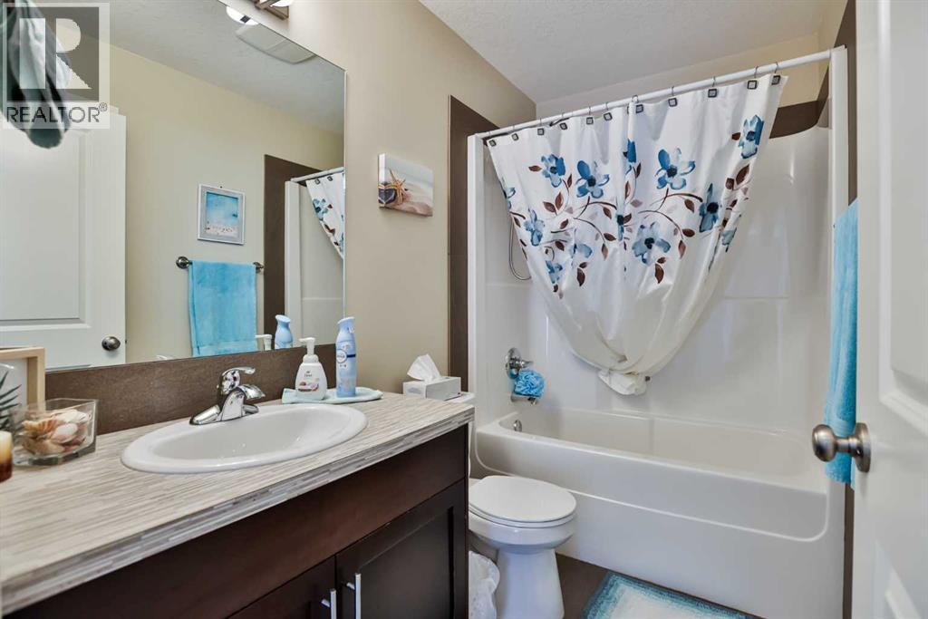 Single Family House for Sale in  Mt Sundance Landing W Sunridge Lethbridge 