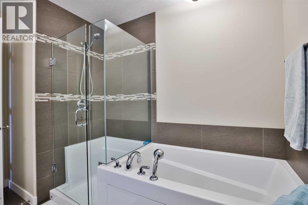 Single Family House for Sale in  Mt Sundance Landing W Sunridge Lethbridge 