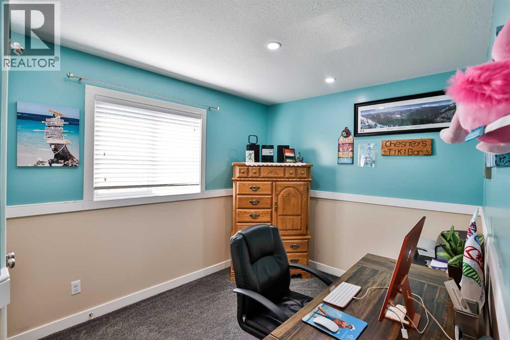 Single Family House for Sale in  Mt Sundance Landing W Sunridge Lethbridge 