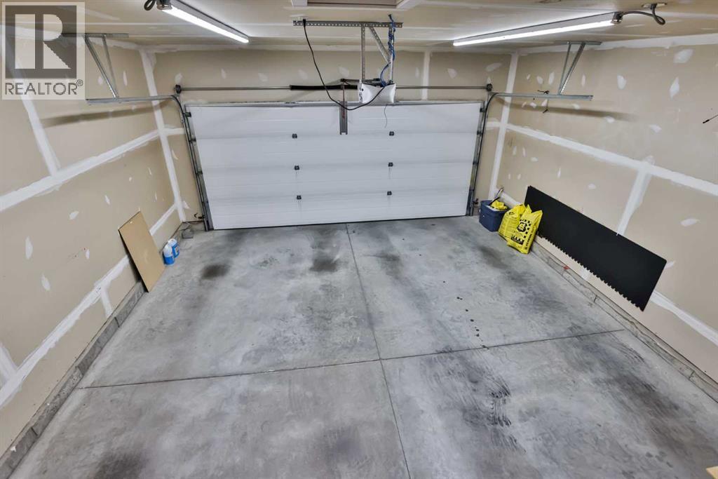 Single Family House for Sale in  Mt Sundance Landing W Sunridge Lethbridge 