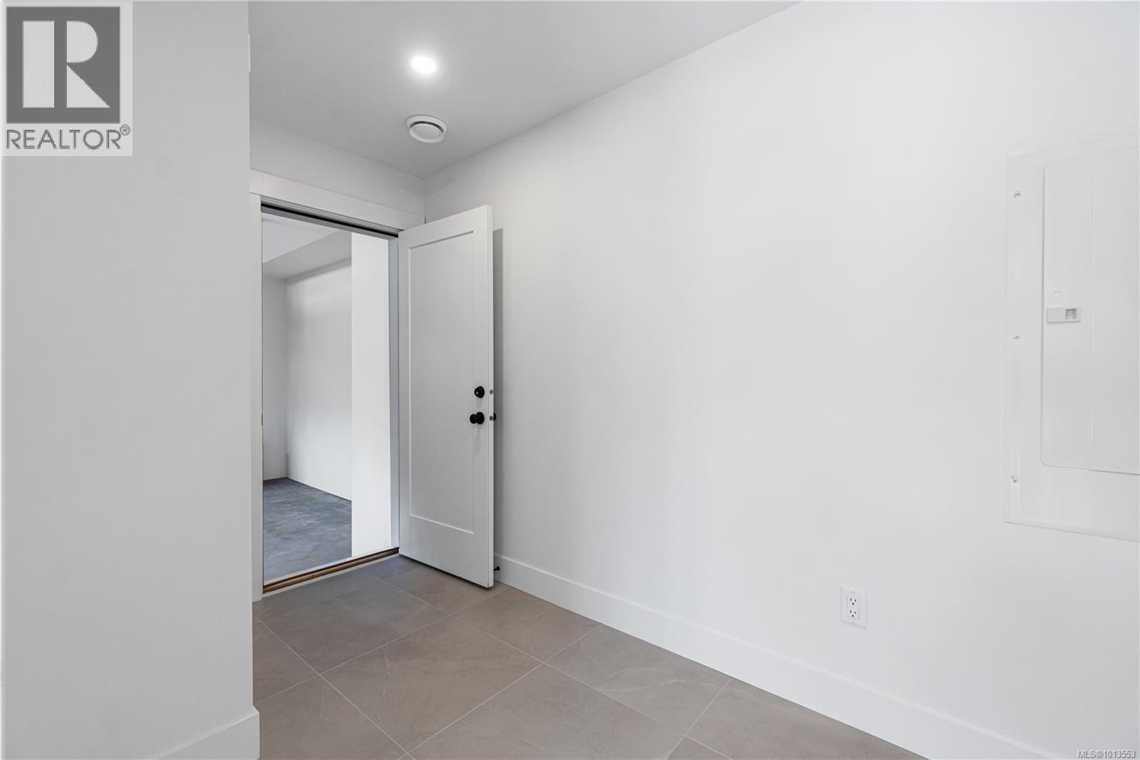 702 Stringer Way, Ladysmith