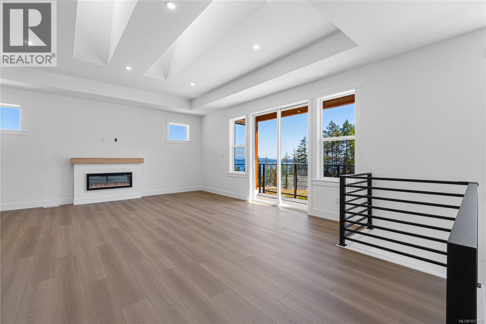 702 Stringer Way, Ladysmith