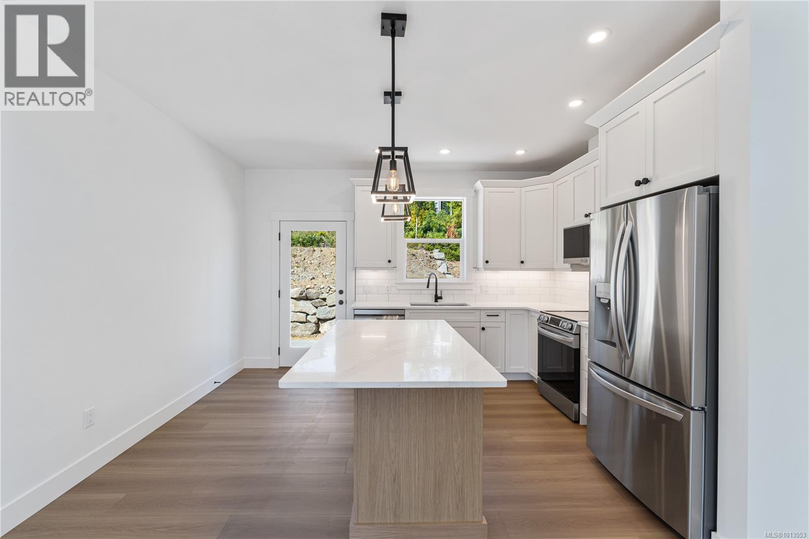 702 Stringer Way, Ladysmith