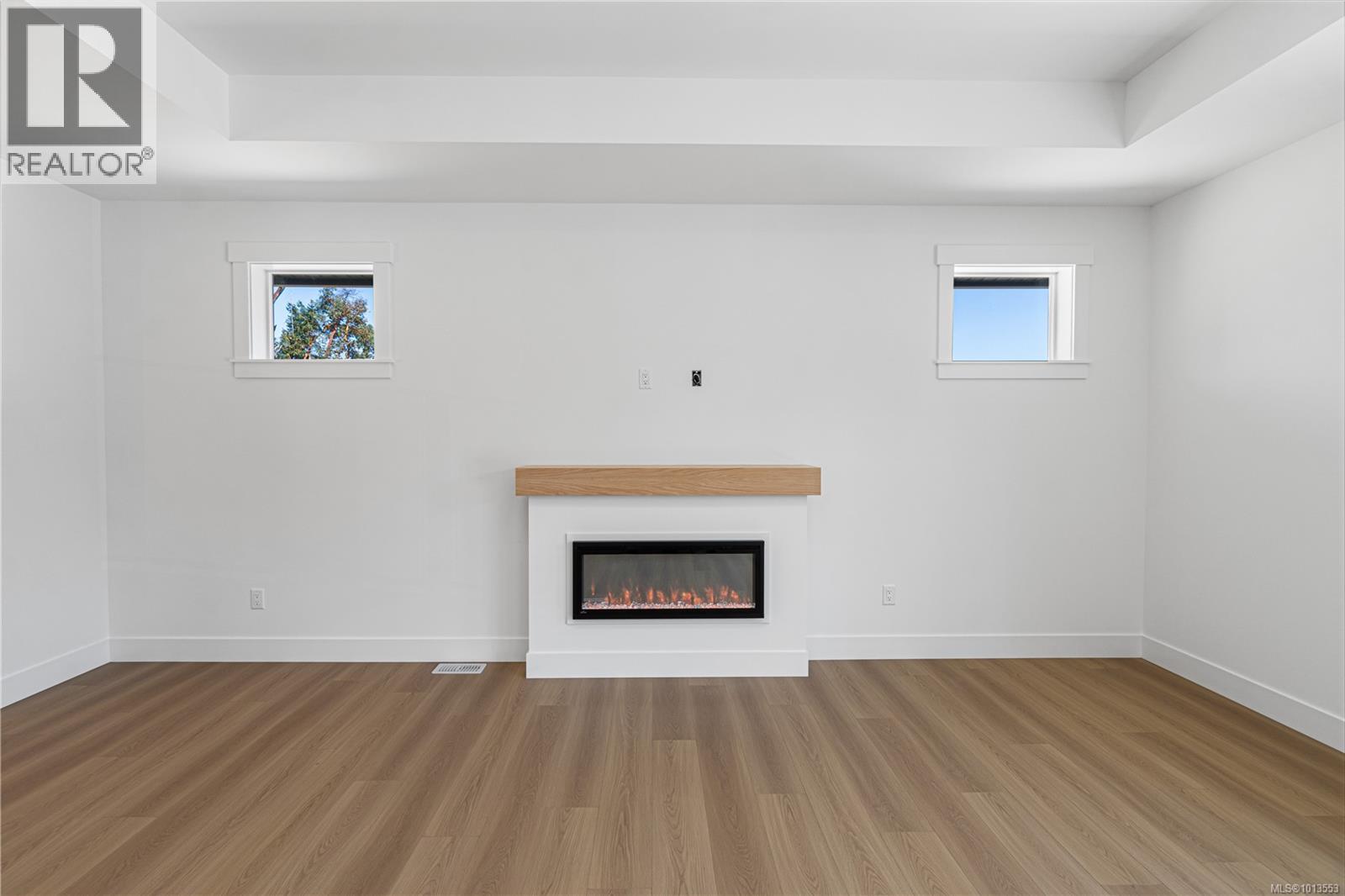 702 Stringer Way, Ladysmith