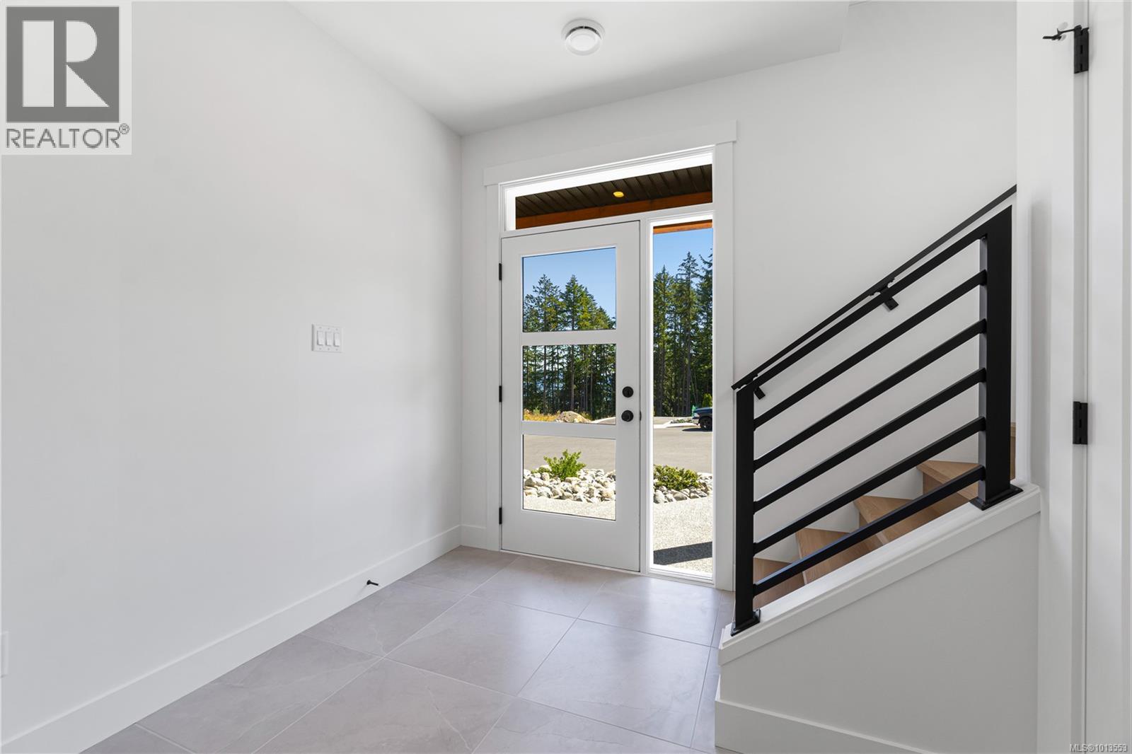 702 Stringer Way, Ladysmith