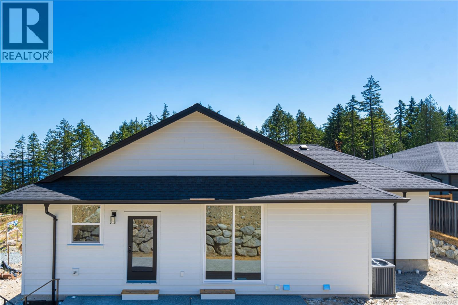 702 Stringer Way, Ladysmith