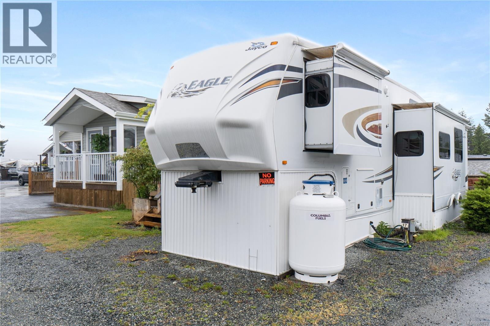 2139 Nimpkish Lake Way - 45