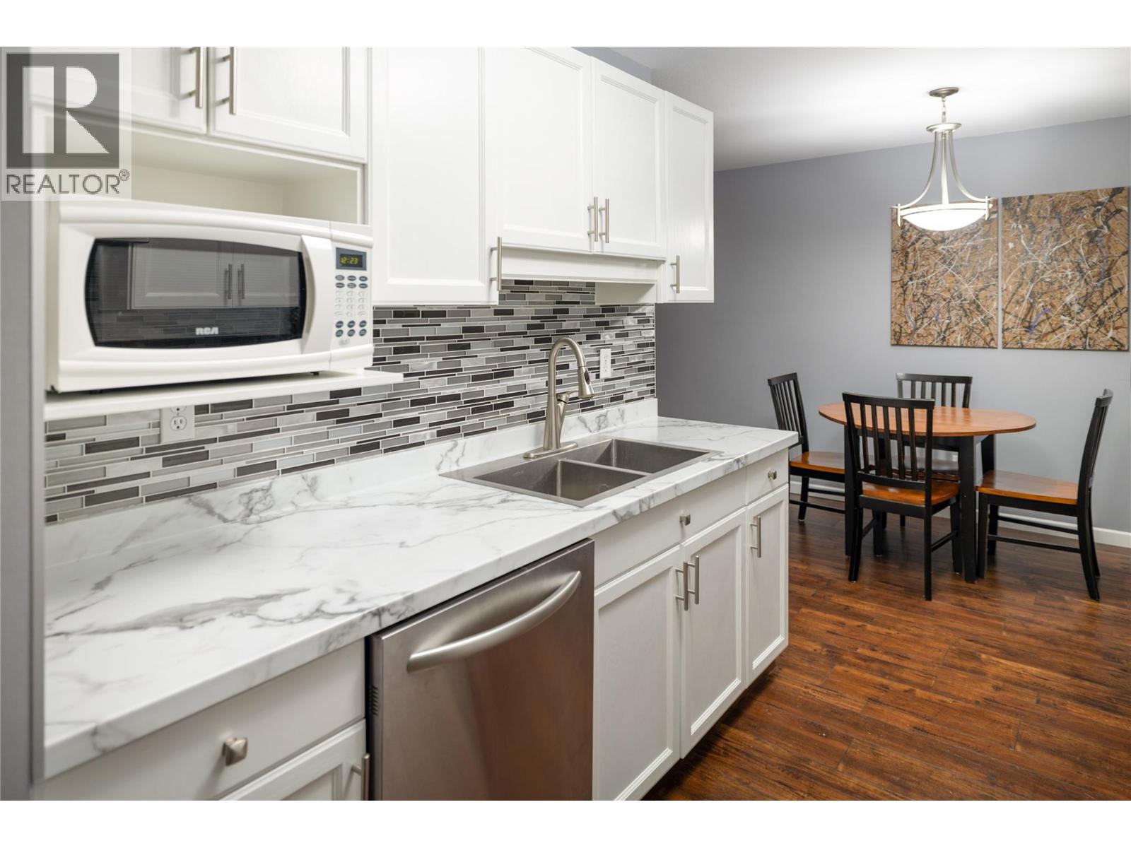 404 3155 DeMontreuil Court, Kelowna