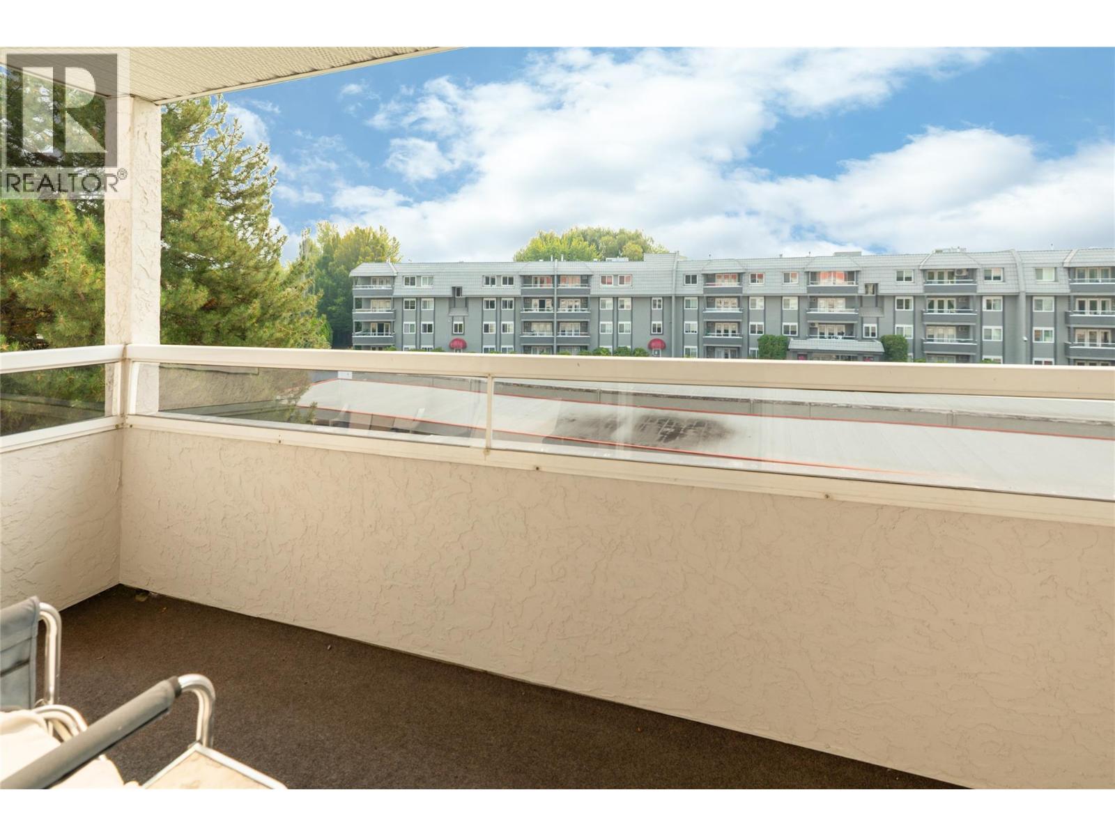 404 3155 DeMontreuil Court, Kelowna