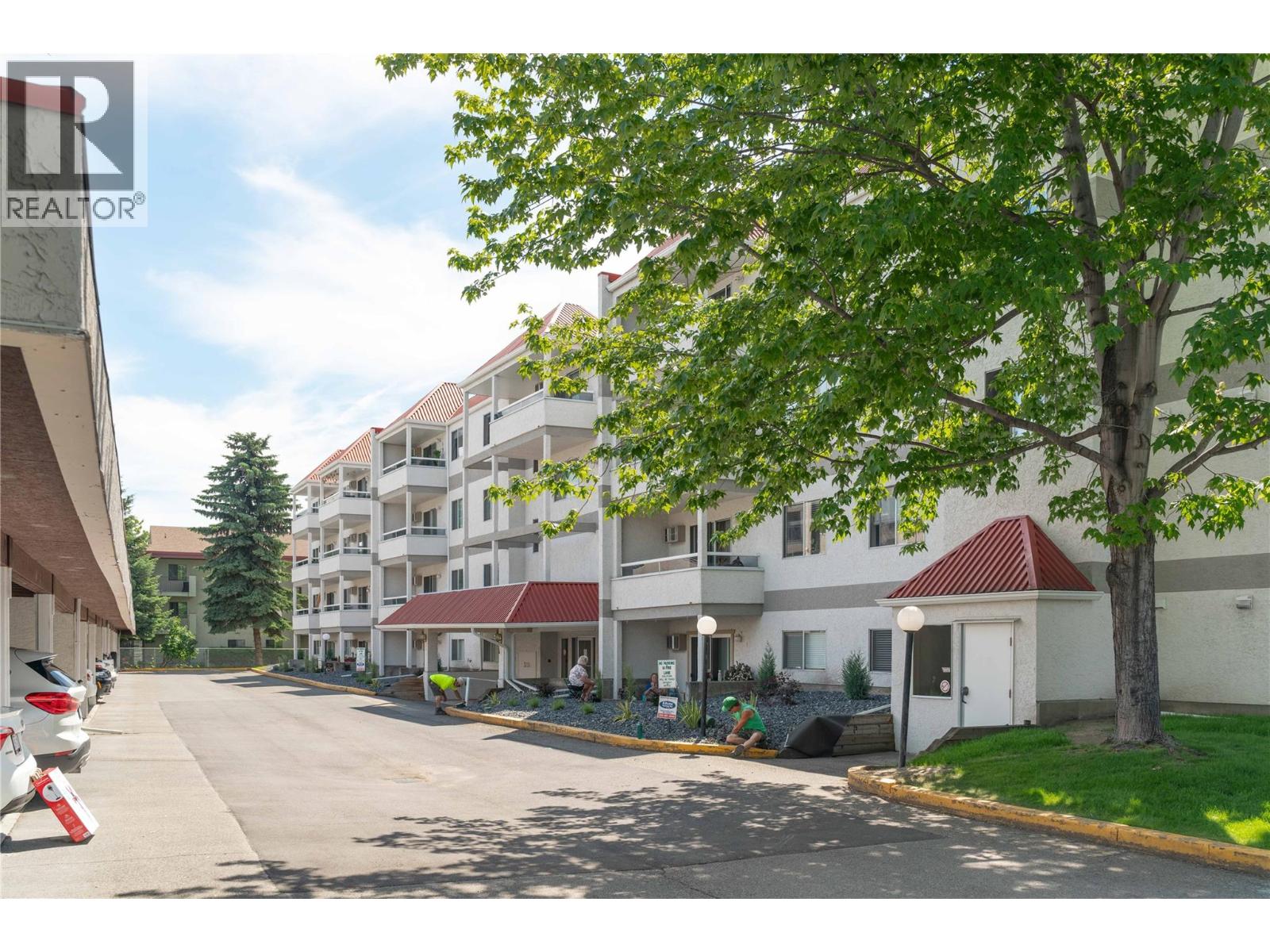 404 3155 DeMontreuil Court, Kelowna