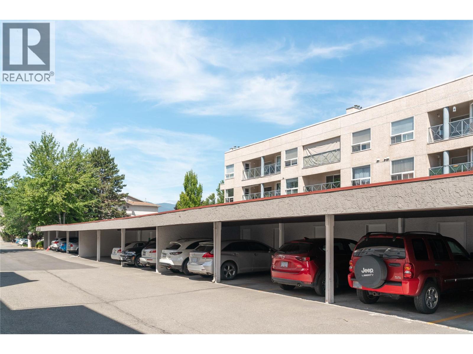 404 3155 DeMontreuil Court, Kelowna