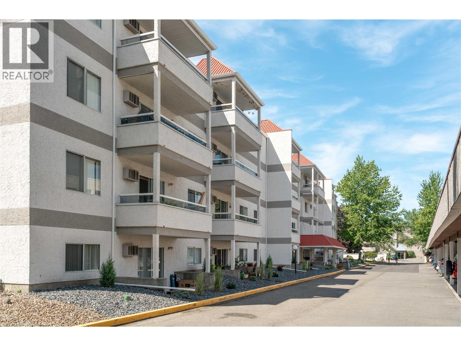 404 3155 DeMontreuil Court, Kelowna