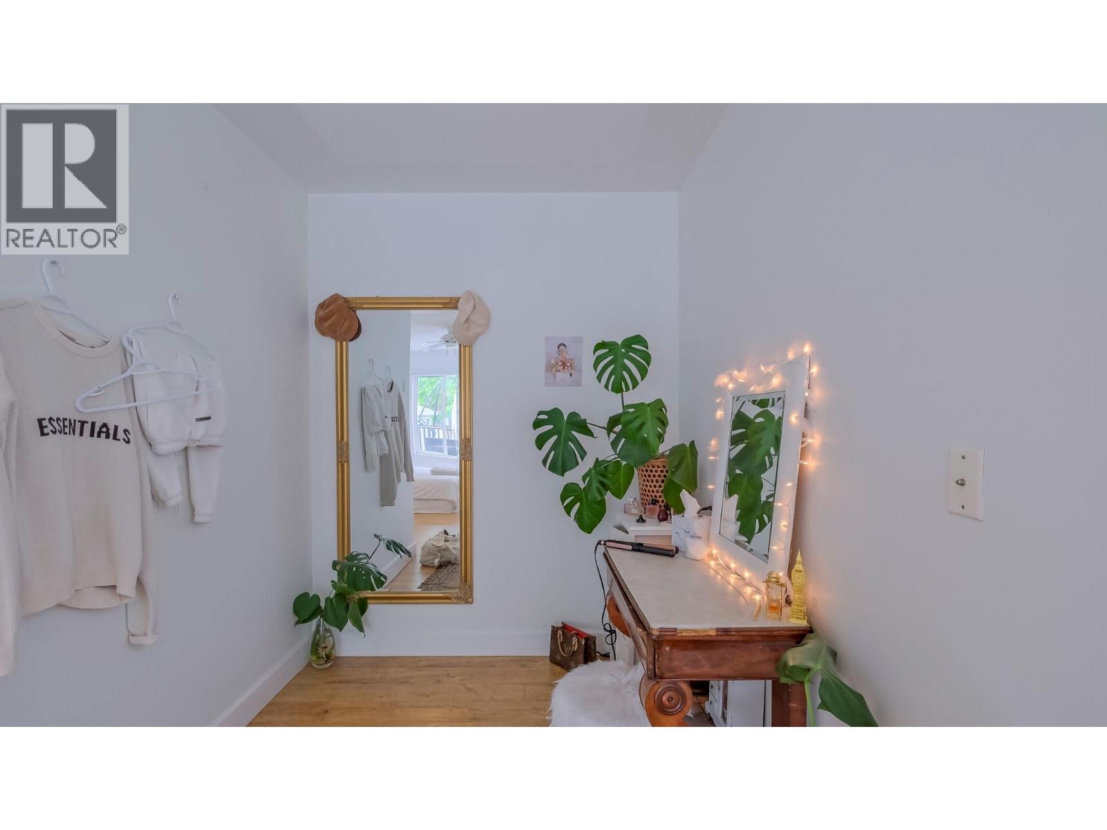  633 Glenwood Avenue, Kelowna