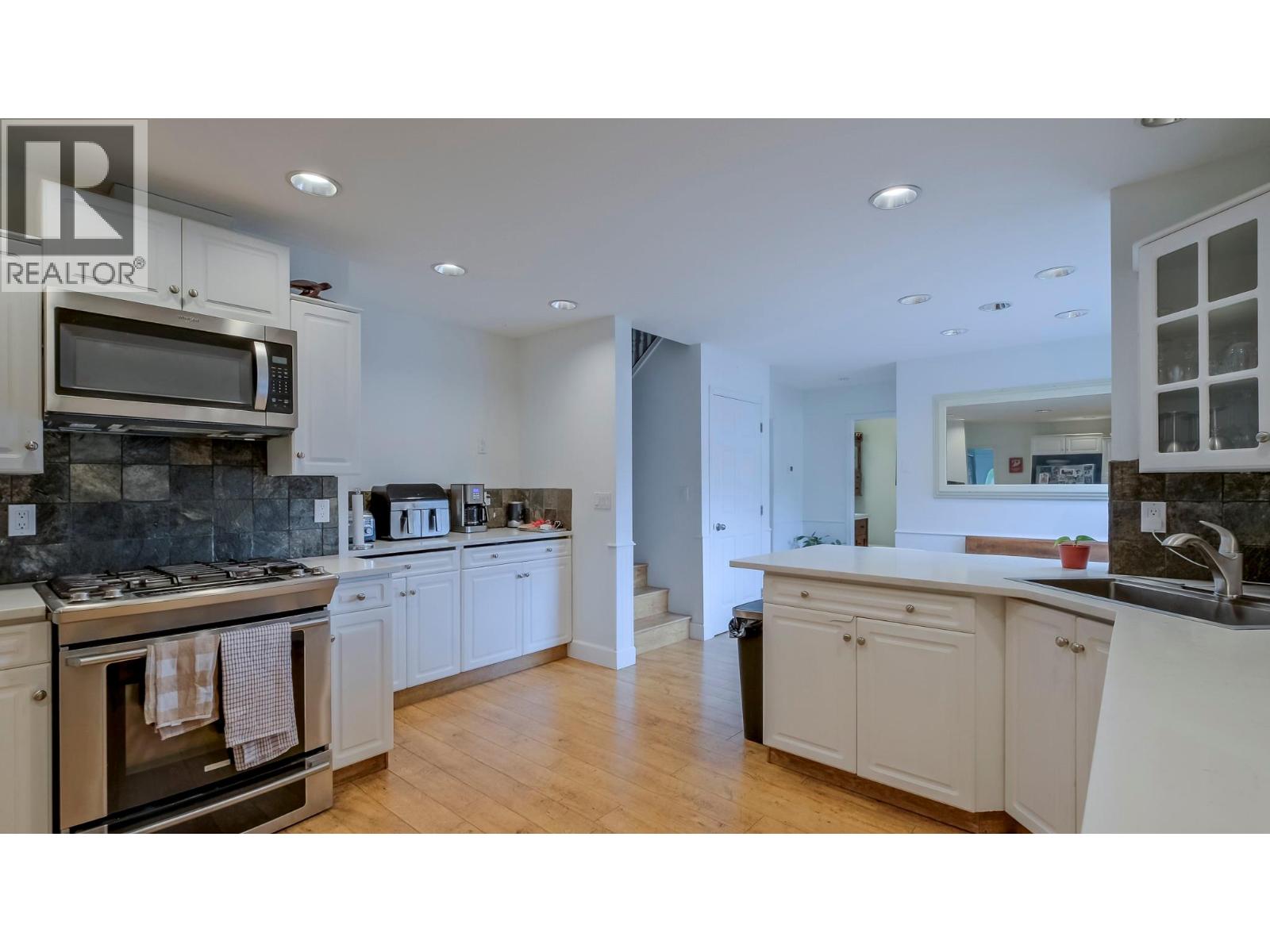  633 Glenwood Avenue, Kelowna