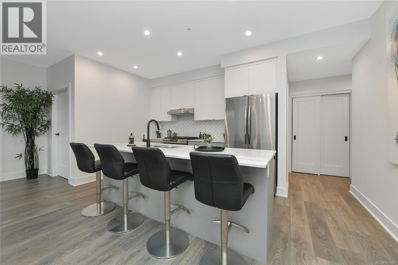 502 1114 Samar Crescent, Langford