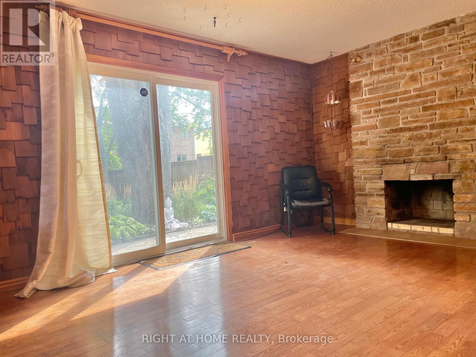 23 POMANDER ROAD - 12