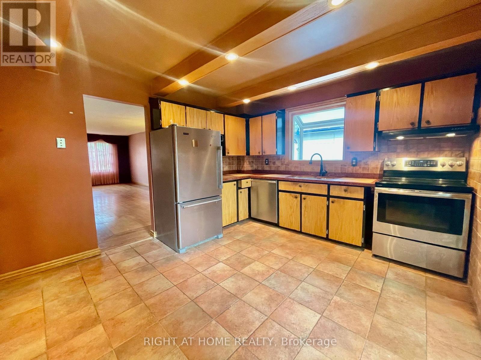 23 POMANDER ROAD - 9
