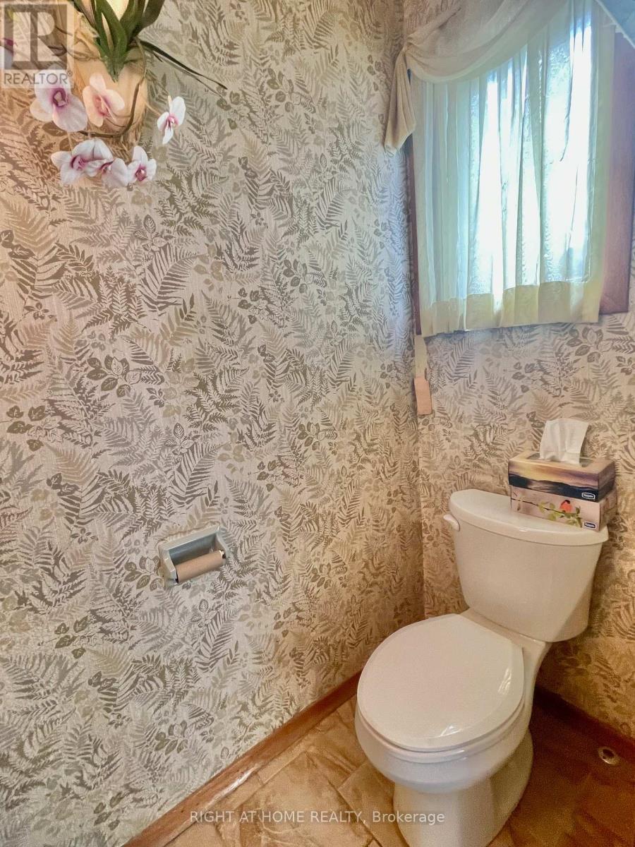 23 POMANDER ROAD - 27