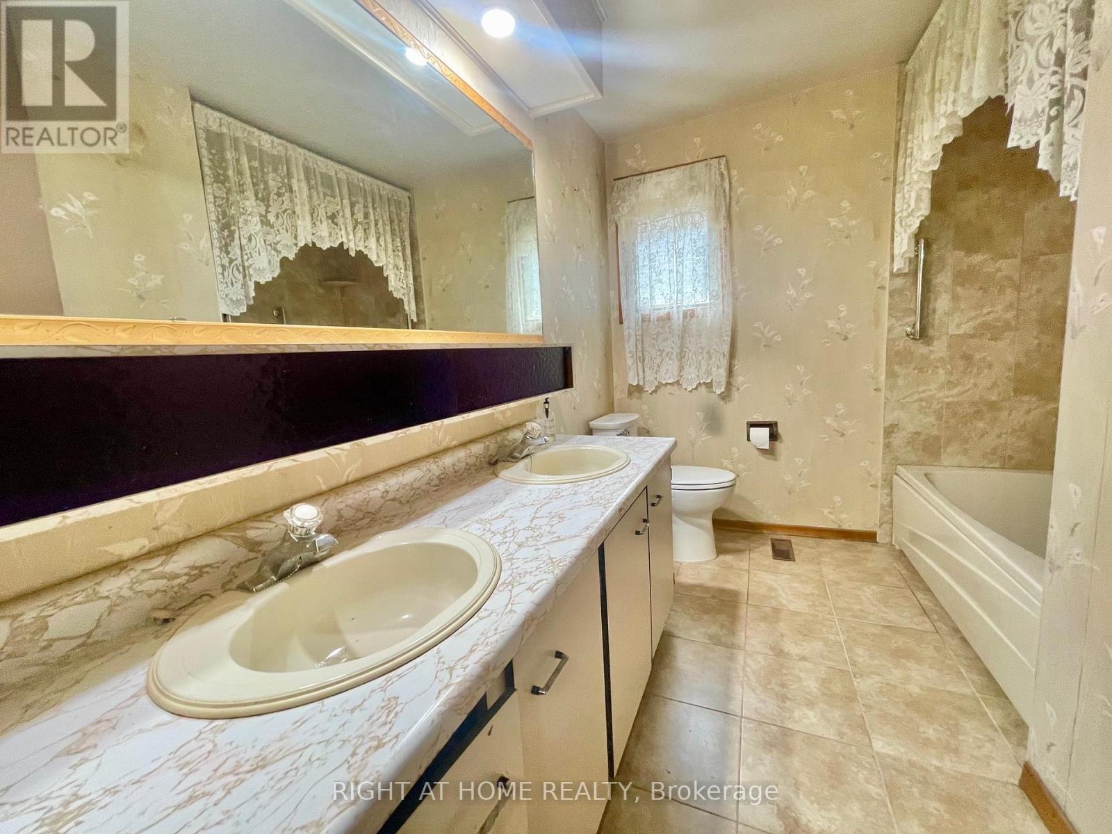 23 POMANDER ROAD - 25