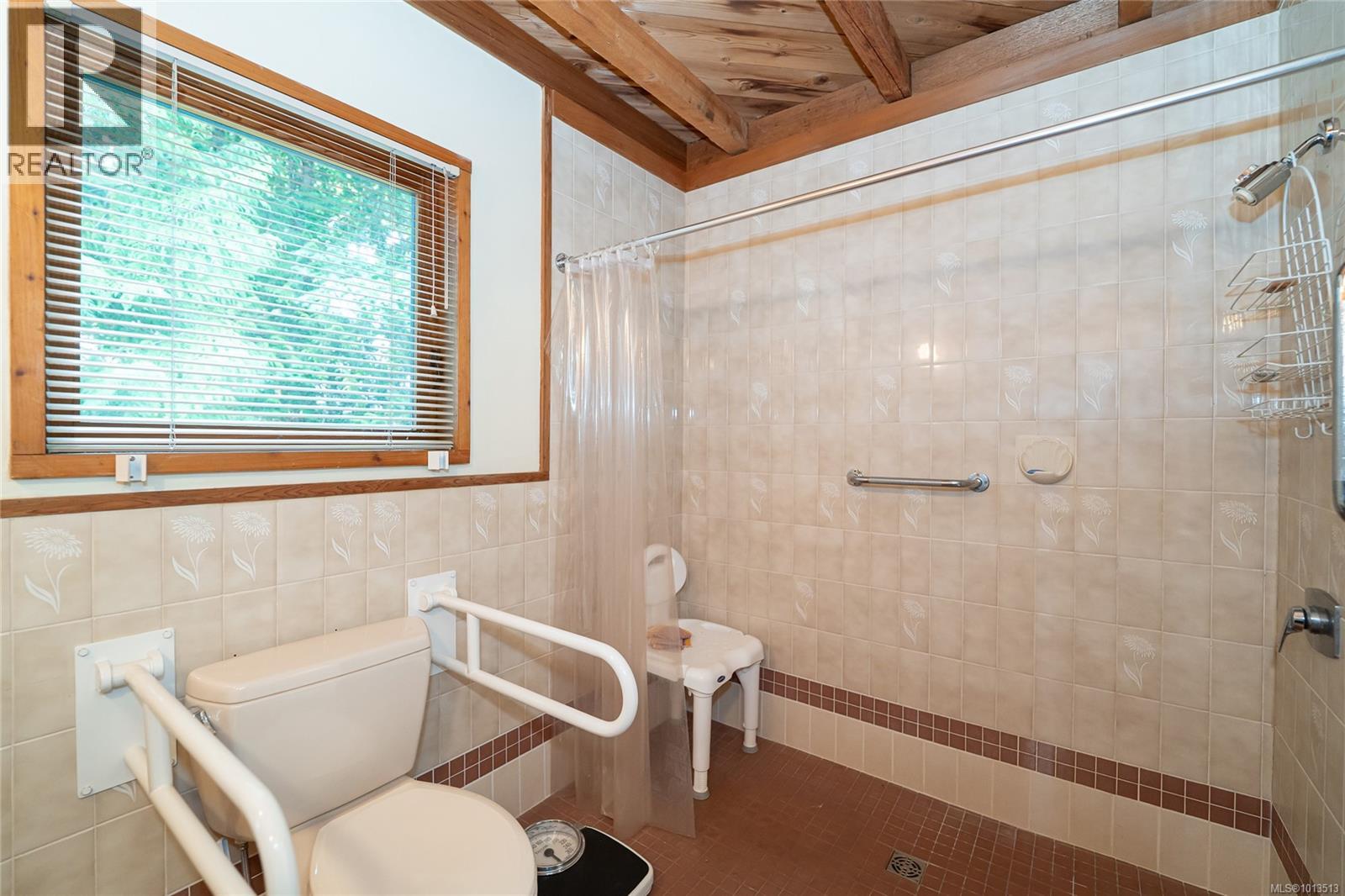 122 Ontario Pl, Salt Spring