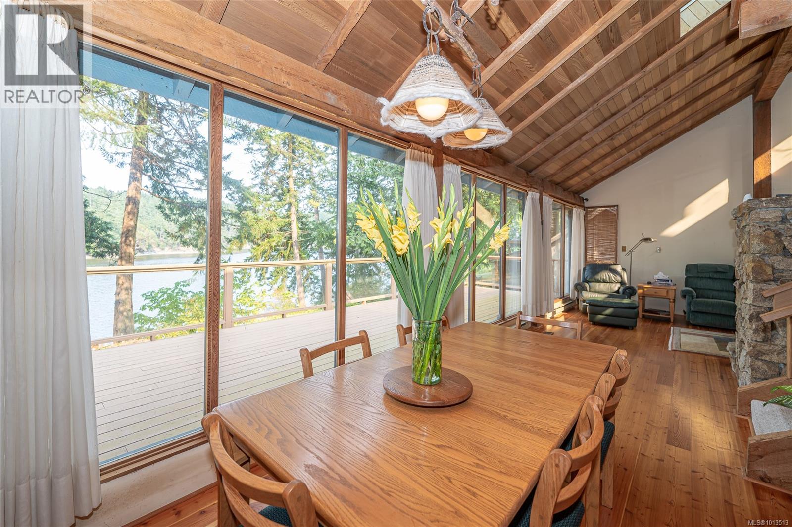 122 Ontario Pl, Salt Spring