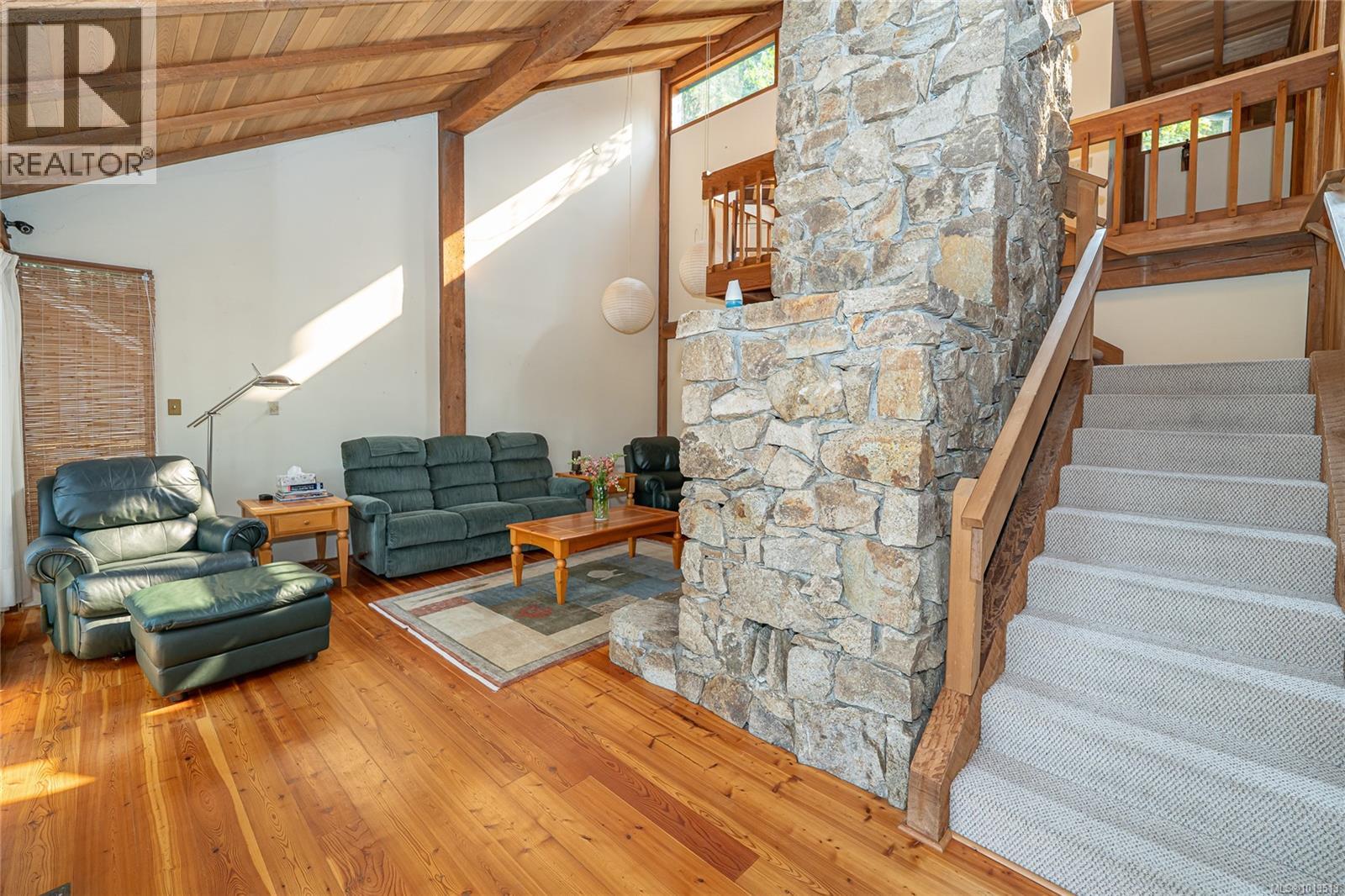 122 Ontario Pl, Salt Spring