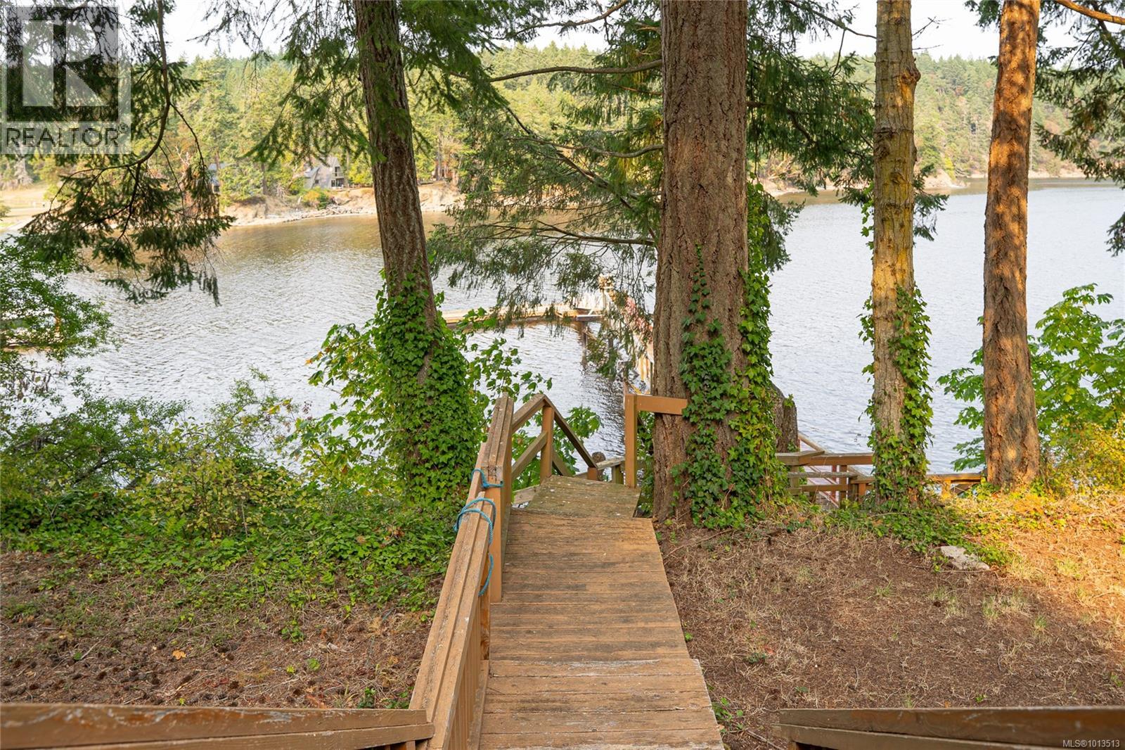 122 Ontario Pl, Salt Spring