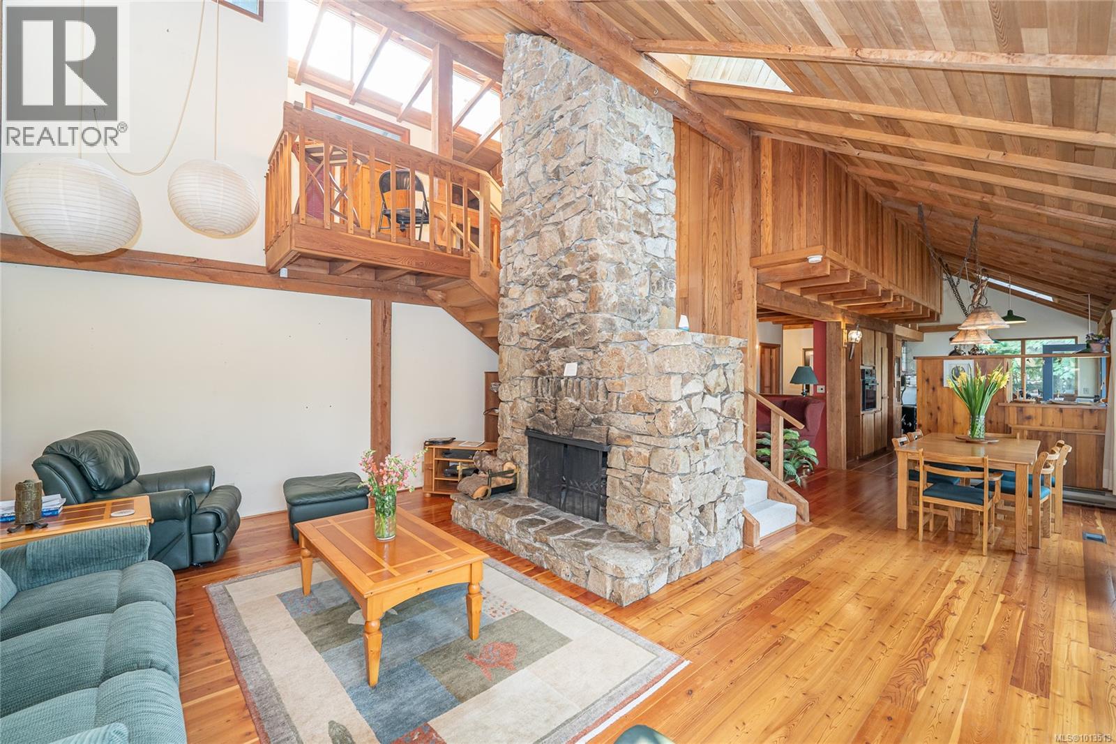122 Ontario Pl, Salt Spring