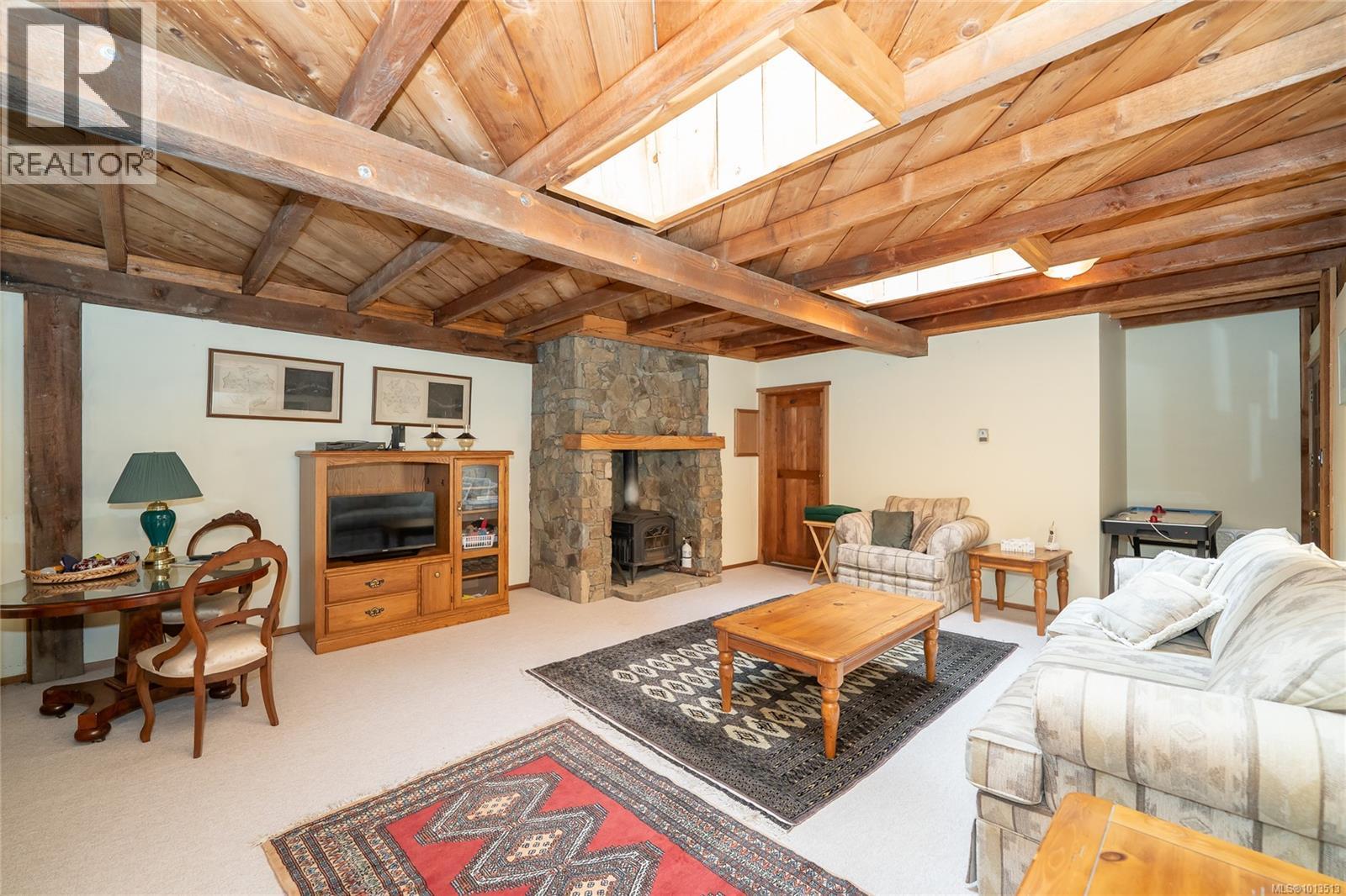122 Ontario Pl, Salt Spring