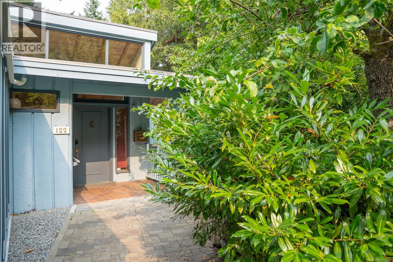 122 Ontario Pl, Salt Spring
