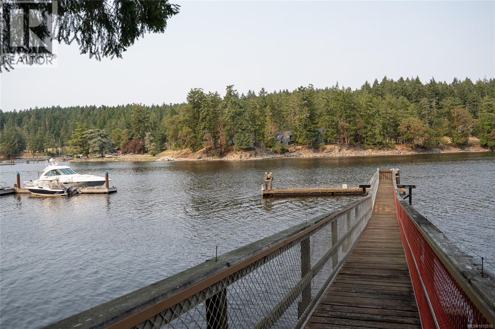 122 Ontario Pl, Salt Spring
