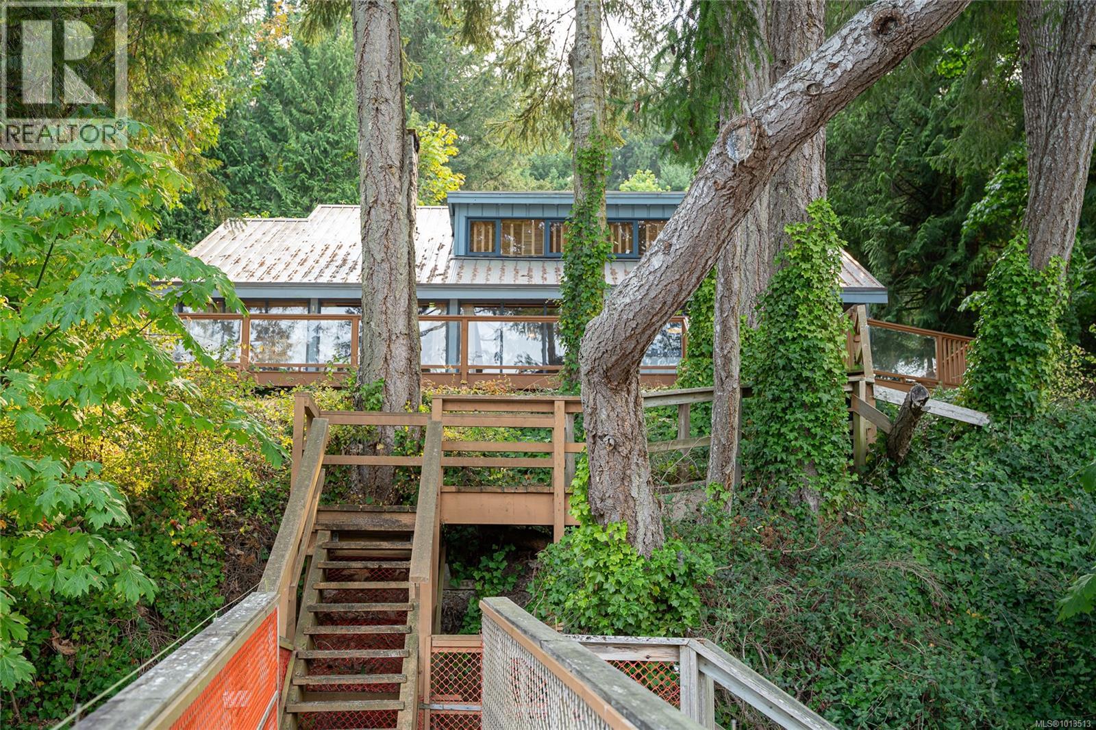 122 Ontario Pl, Salt Spring
